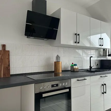 Feelgood 61 In Schoenebeck, Inklusive Tiefgaragenparkplatz Und Fuenf Minuten Fusslaeufig Bis Zur Elbe, Netflix, Dachterrasse Apartment Schonebeck (Saxony-Anhalt)