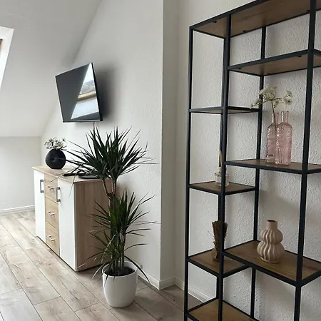 Apartment Feelgood 61 In Schoenebeck, Inklusive Tiefgaragenparkplatz Und Fuenf Minuten Fusslaeufig Bis Zur Elbe, Netflix, Dachterrasse *