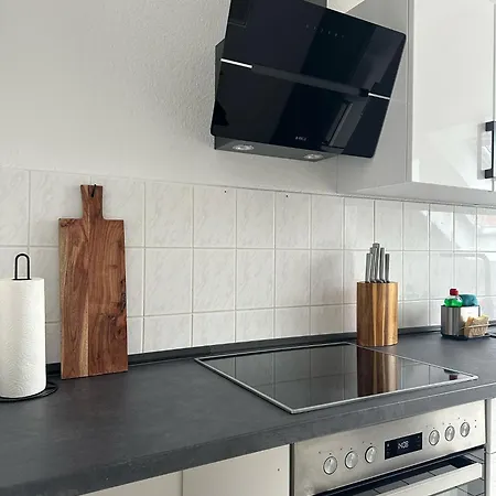 Feelgood 61 In Schoenebeck, Inklusive Tiefgaragenparkplatz Und Fuenf Minuten Fusslaeufig Bis Zur Elbe, Netflix, Dachterrasse *